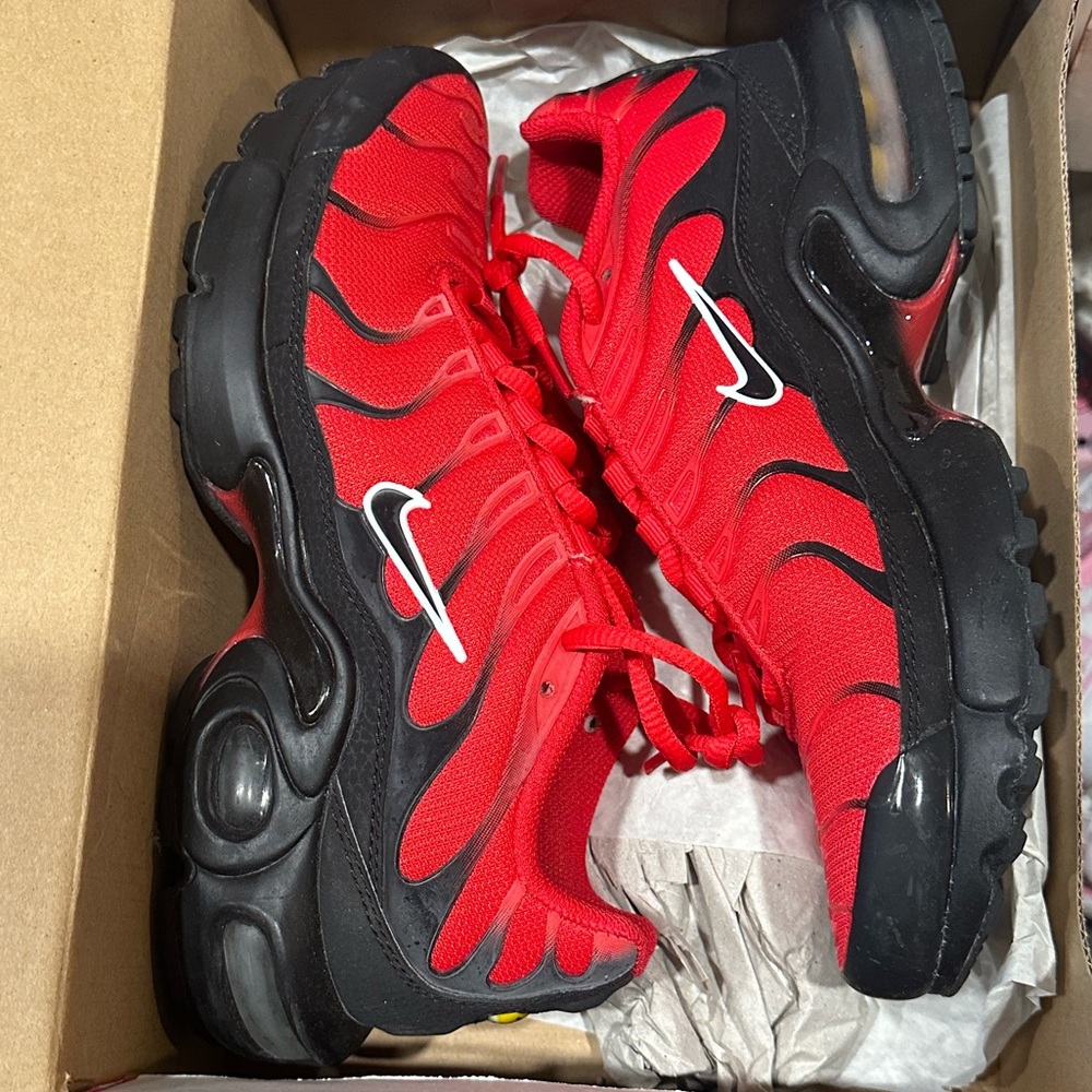 Nike Air Max Plus (GS) Red Shoe Box